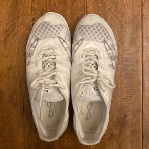 Nfinity cheer shoes